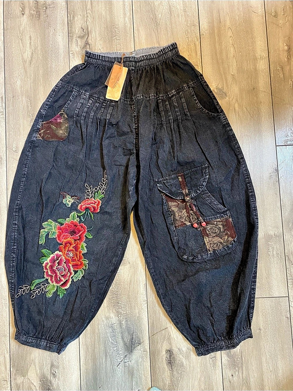 Shan & Shiyu Embroidered Harem Pants in Black NWT